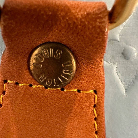 Patent leather blue vintage Louis Vuitton shoulder bag. Authentic - Picture 5 of 16